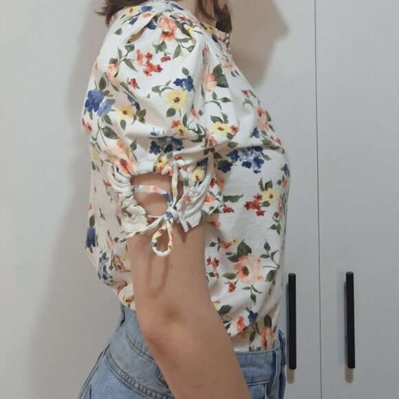 White Floral Blouse - Picture 2 of 8